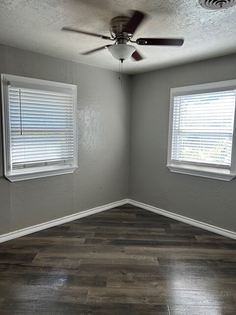 Foto del edificio - 2529 NW 38th Pl