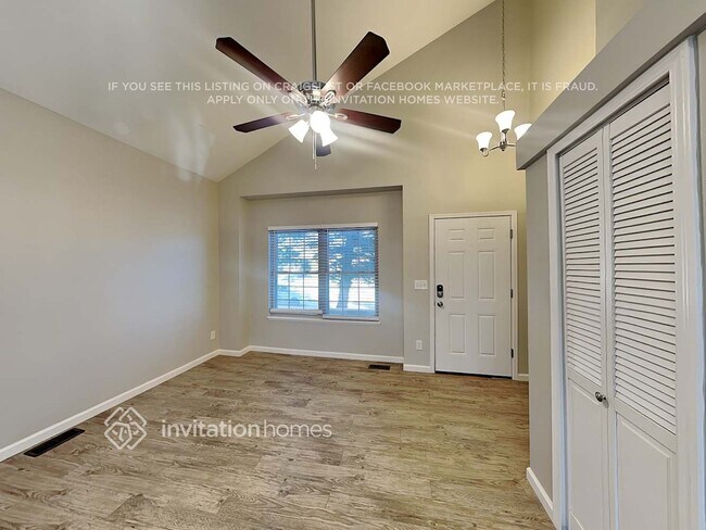 Foto del edificio - 240 Peck Ct