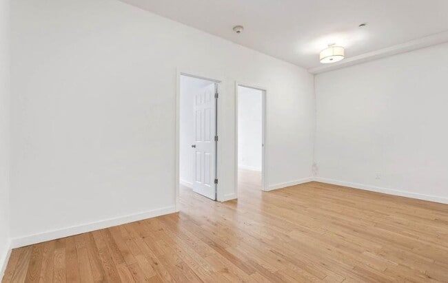 Building Photo - 3 bedroom in NEW YORK NY 10038