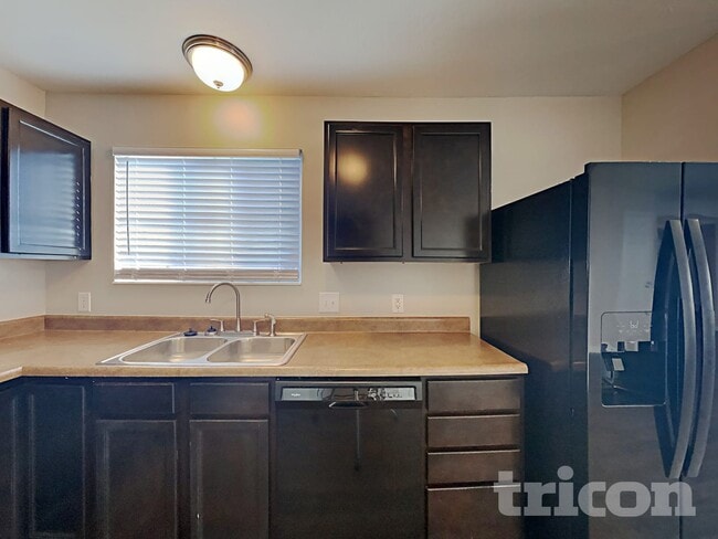 Building Photo - 6077 W Jamison Dr