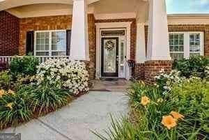 Building Photo - 232 Begonia Ct