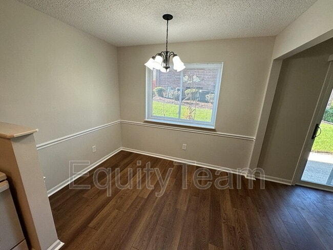 Foto del edificio - 3920 Mack Rd