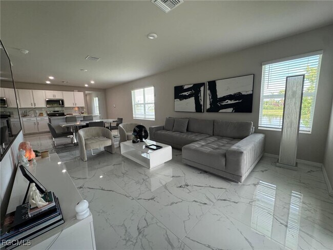 Building Photo - 2876 Star Coral Dr