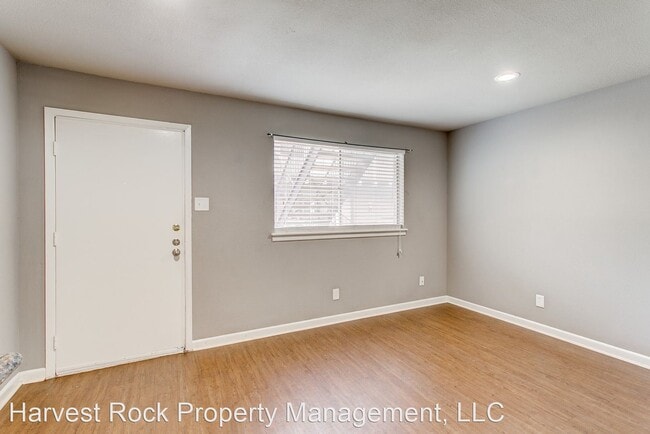Building Photo - 3125 S University Dr
