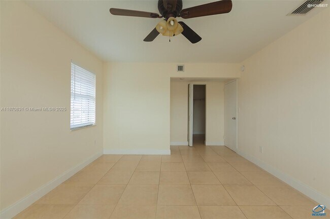 Foto del edificio - 9974 SW 88th St