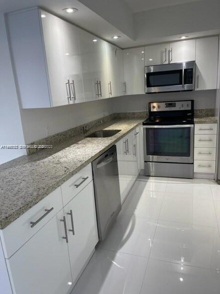 Foto del edificio - 3800 S Ocean Dr