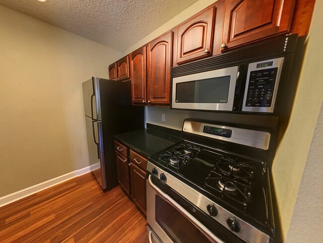 Foto del edificio - Gorgeous 1 bedroom 1.5 bathroom condo with...