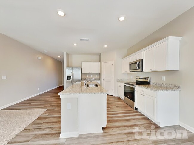 Building Photo - 109 Hyde Pk