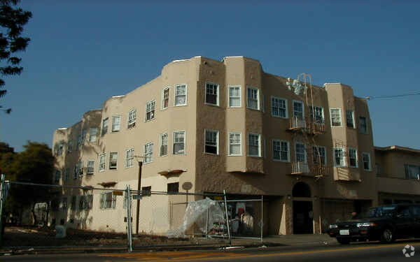 Building Photo - 1651 Fruitvale Ave