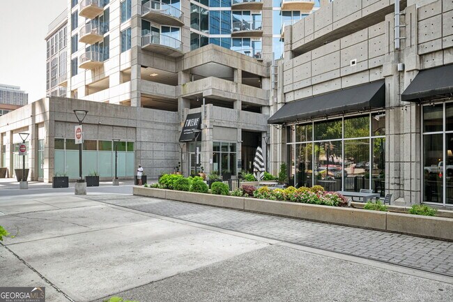 Building Photo - 400 W Peachtree St NW