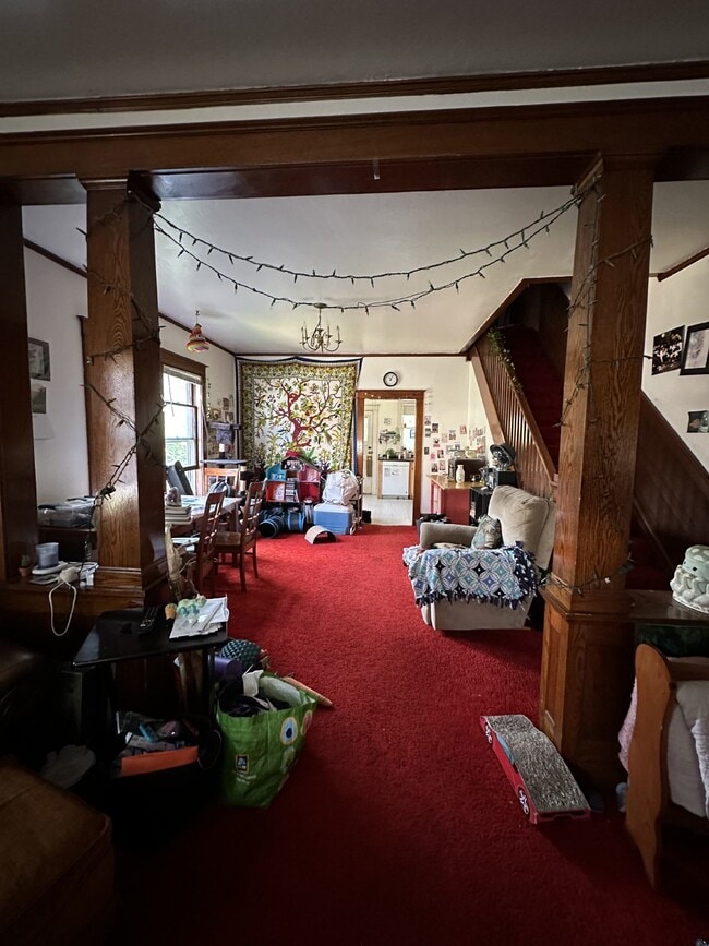 Foto del edificio - 3 bed 1 bath near UWEC! Available June 1st 2025