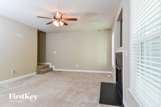 Building Photo - 5120 Springhouse Farm Rd