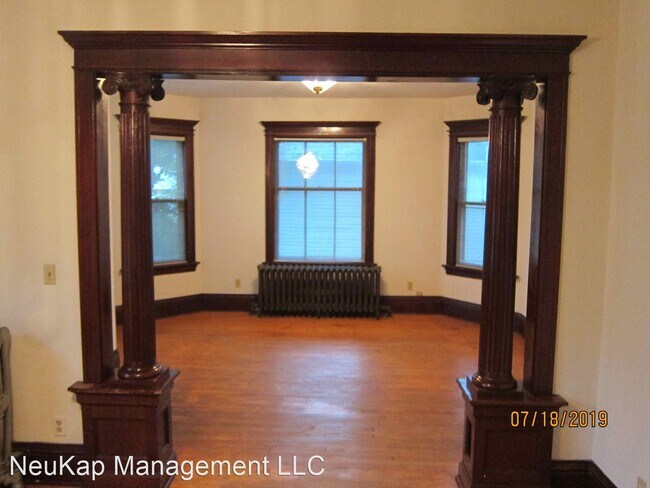 Foto del edificio - 2443 N Pierce St