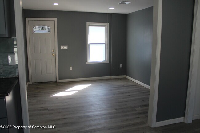 Foto del edificio - 335 Phelps St