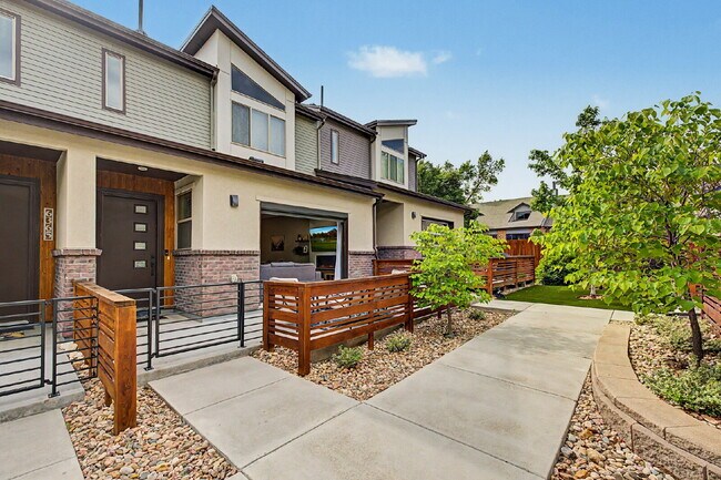 Building Photo - 6363 Nelson St