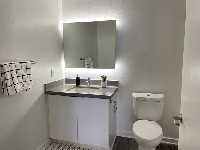 Interior Photo - Canvas LA