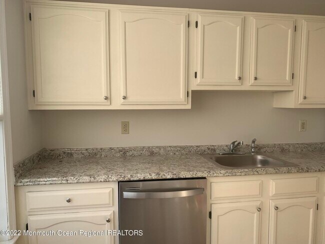 Building Photo - 378 Brookview Ct