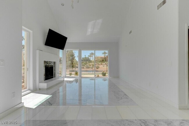 Foto del edificio - 8953 Diamond Falls Dr