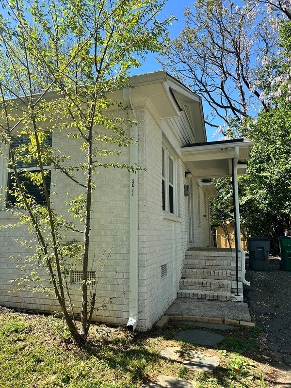 Foto del edificio - 3011 Amity Garden Ct