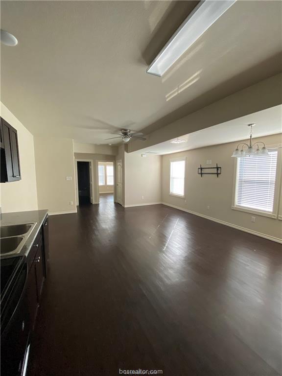 Building Photo - 2911 Hillpoint Dr