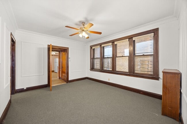 Building Photo - 7846 S Paulina St