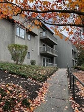 Building Photo - 1 Pine St