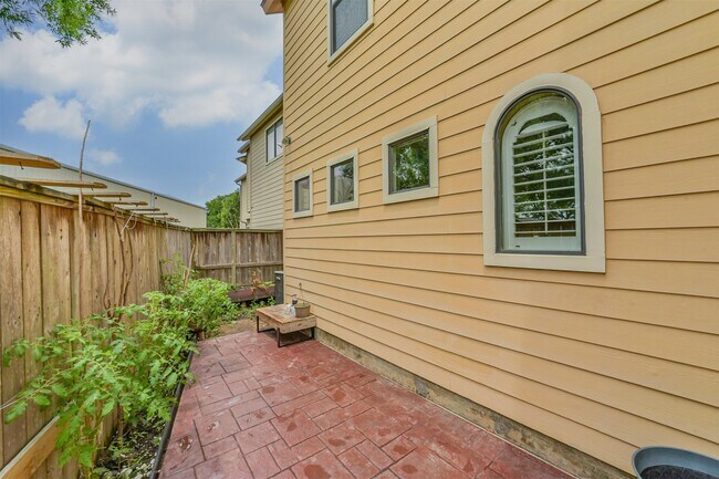 Foto del edificio - 11025 Robin Hood Ct