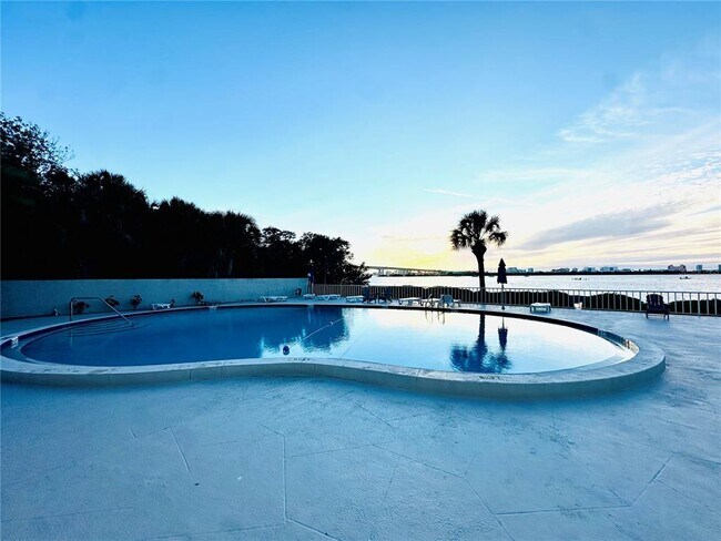 Foto del edificio - 500 N Osceola Ave