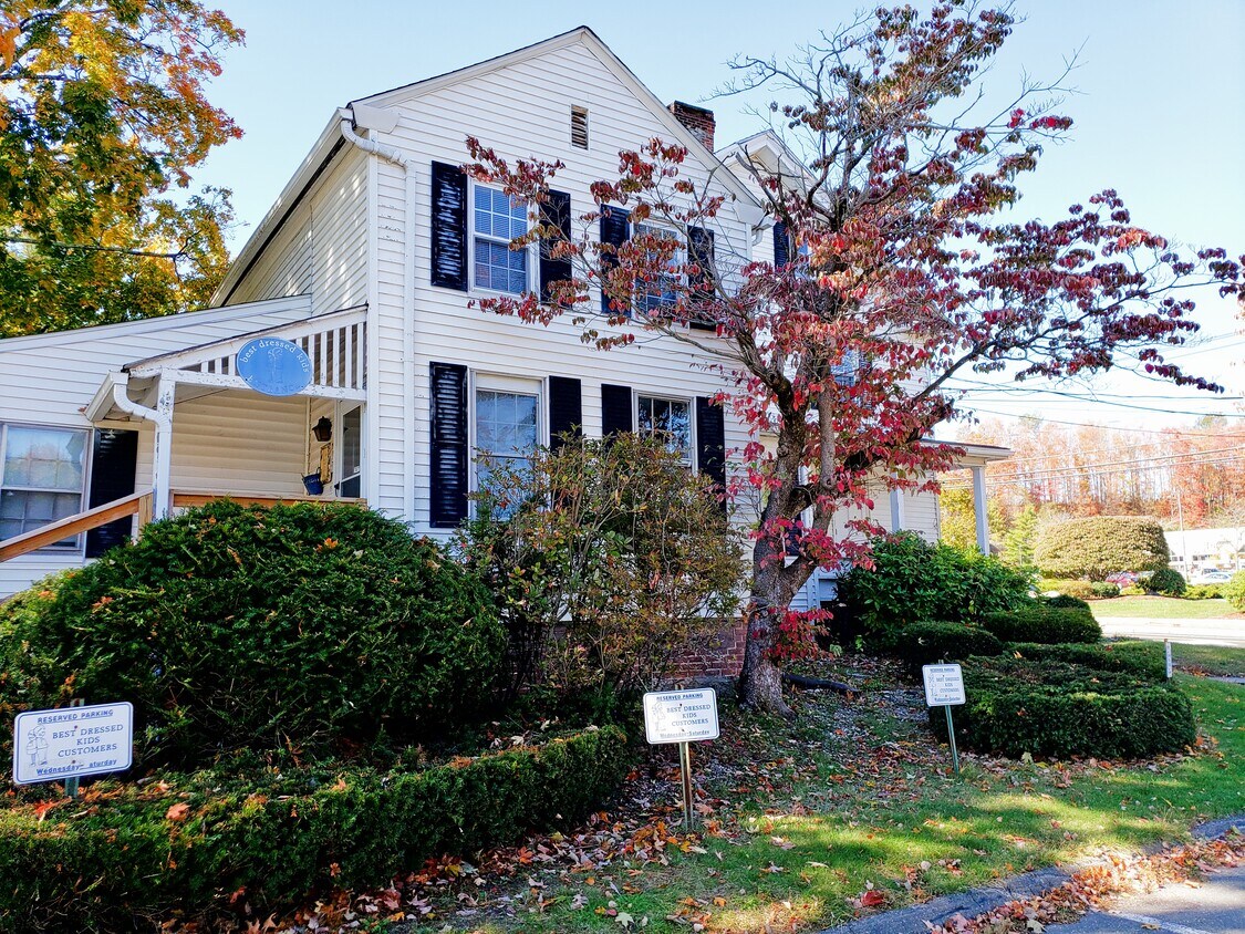 Side Entrance - 17 Mountain Ave