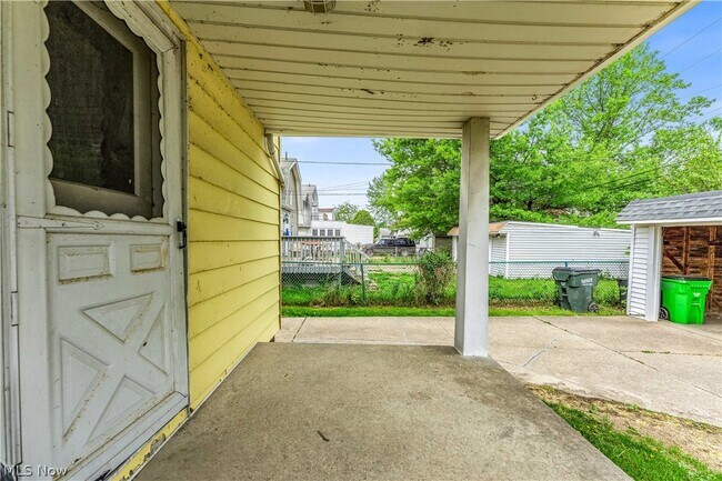 Building Photo - 18751 Monterey Ave