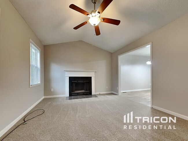 Building Photo - 120 Country Cottage Cir