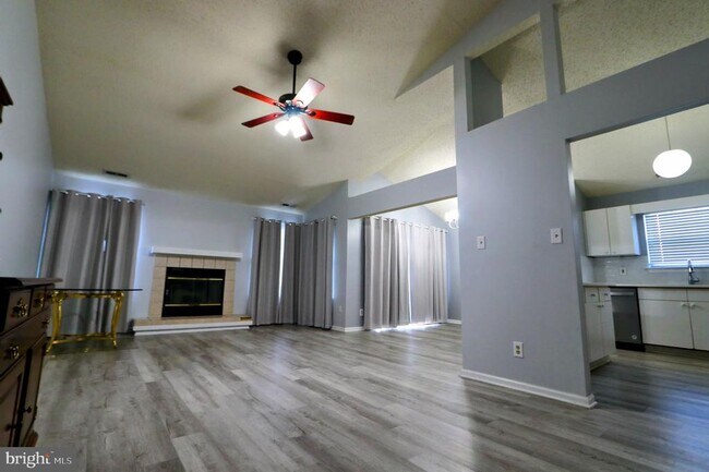 Foto del edificio - 505 Regency Pl