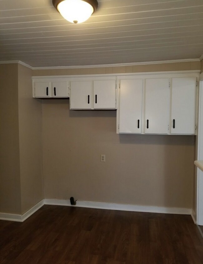 Foto del edificio - Newly Renovated LARGE 1 Bedroom /1 Bath Du...