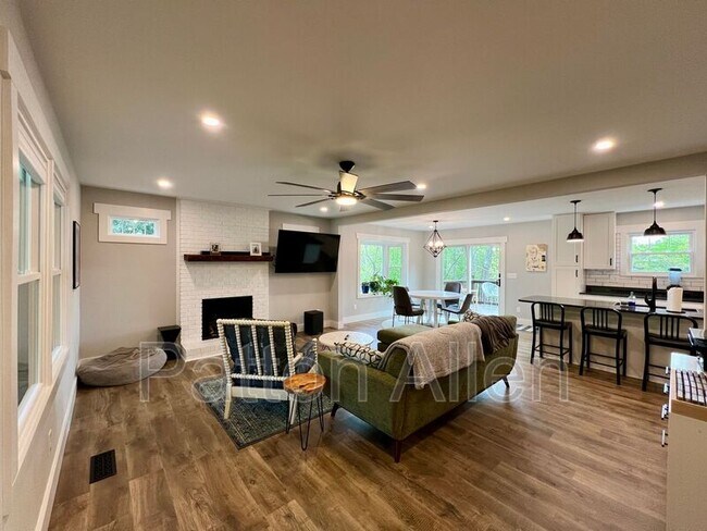 Foto del edificio - 38 Tipton Dr