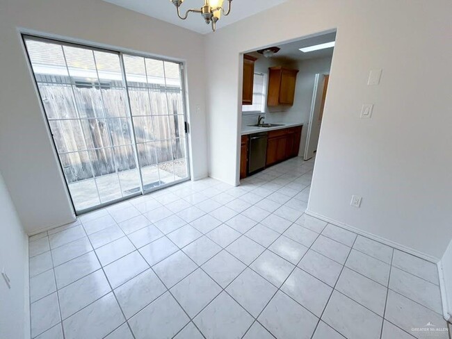 Foto del edificio - 18 N 8th St