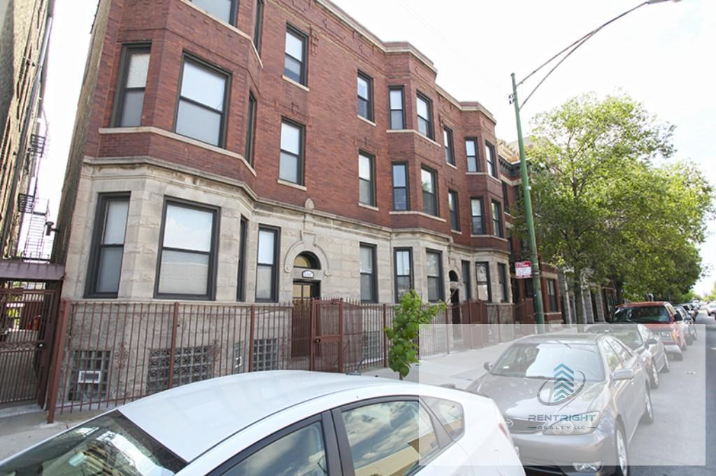Primary Photo - 1363 N Ashland Ave