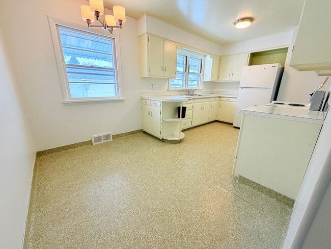 Foto del edificio - Beautiful 3 Bed 2 Bath Home