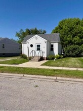 Building Photo - 1112 S 28th St