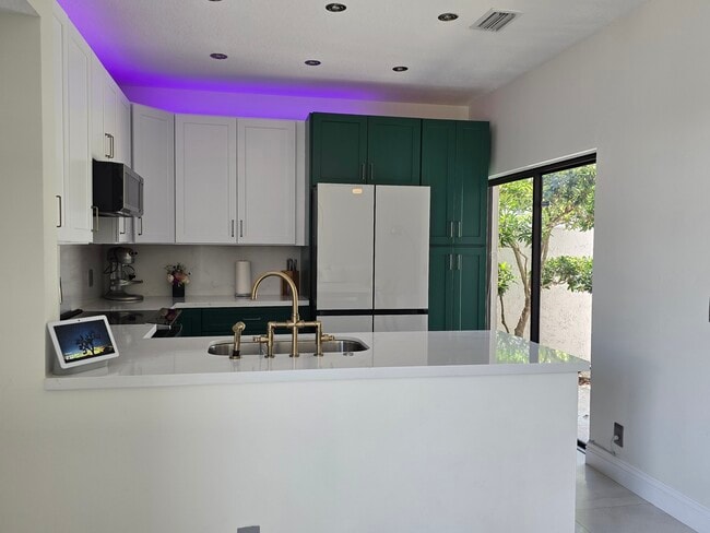 Foto del edificio - 6330 NW 173rd Ln