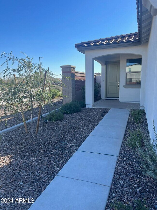 Foto del edificio - 14649 W Dreyfus St