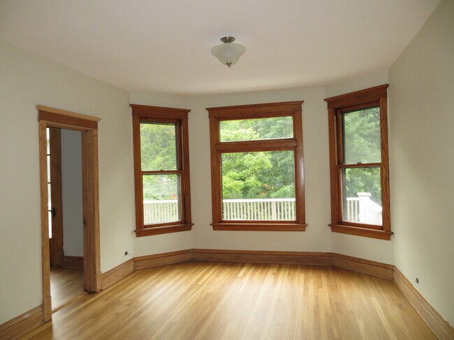 Building Photo - 3736 N Keeler Ave