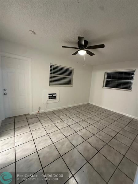 Foto del edificio - 1161 NE 23rd Terrace