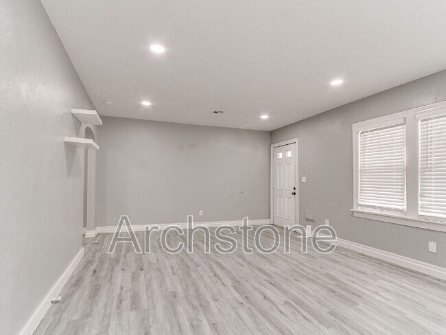 Foto del edificio - 1201 NW 43rd St