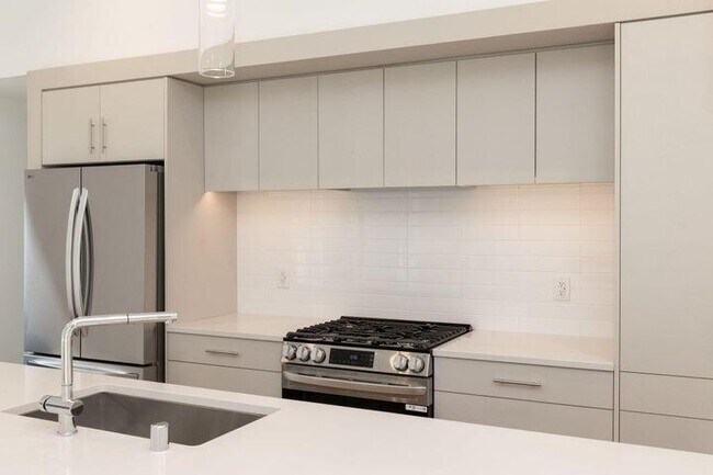 Foto del edificio - 1185 Harmony Ct