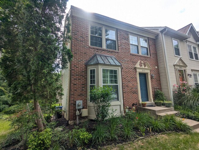 Foto del edificio - Beautiful 3 level END UNIT townhouse that ...