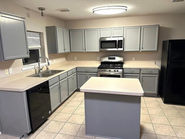 Foto del edificio - 4811 Pebble Bluff Ln