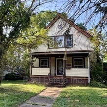 Building Photo - 605 Sackett Ave