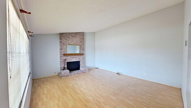 Foto del edificio - 5132 McComber Rd