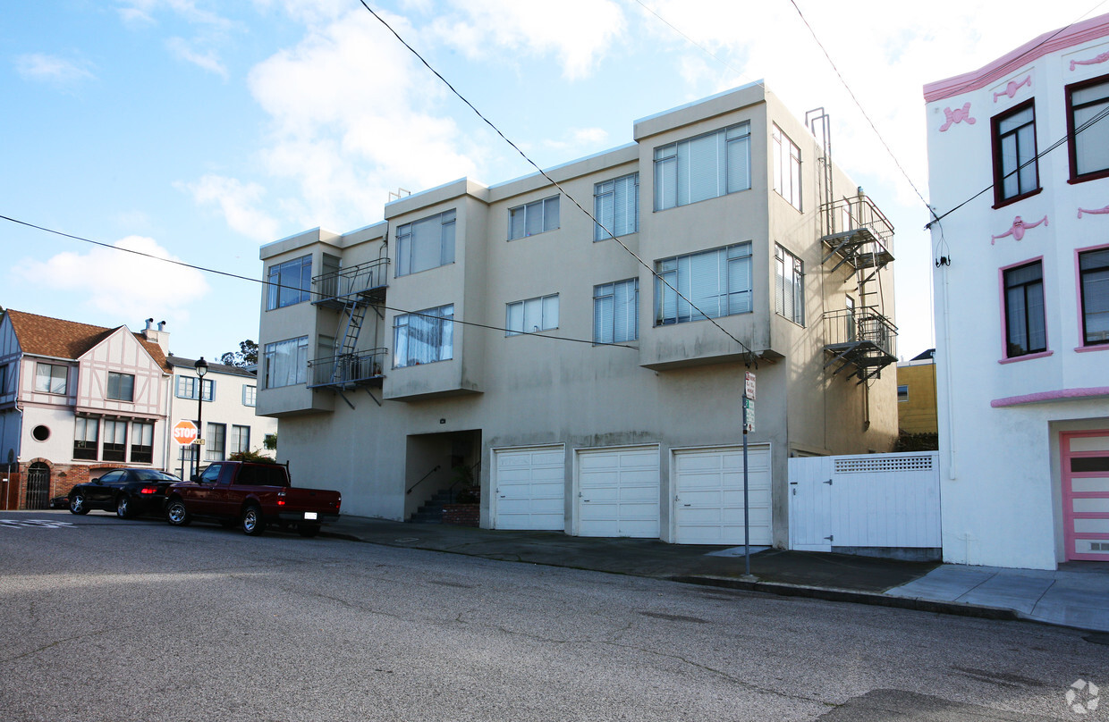 Building Photo - 201 Moraga St