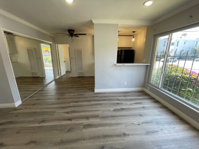 Foto del edificio - 6701 Fountain Ave